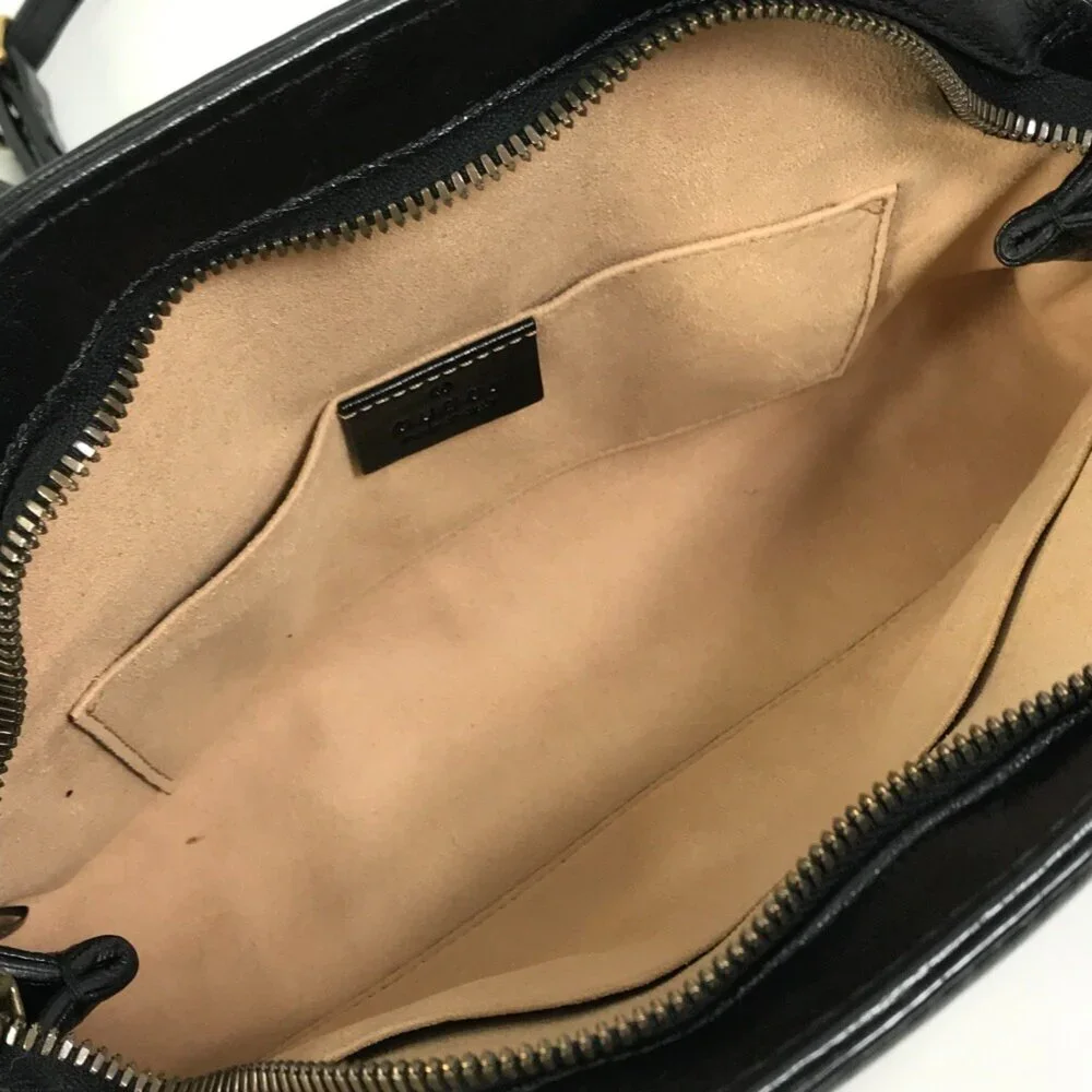 GUCCI Authentic Black Leather GG Marmont Shoulder Bag - Picture 14 of 16